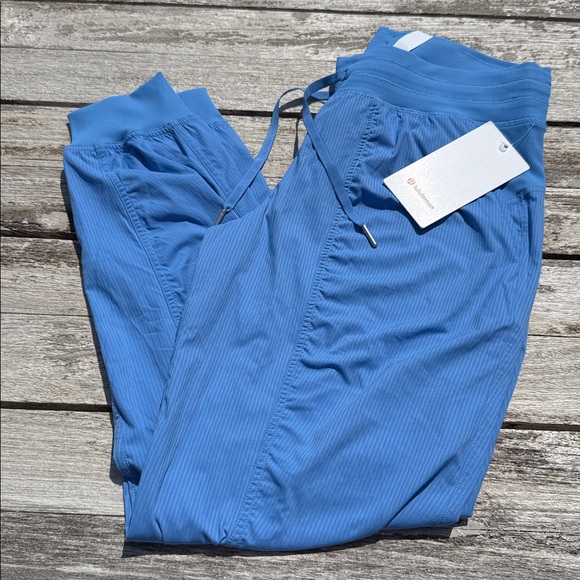 Lululemon Dance Studio Mid-Rise Jogger Full Length
Pool Party blue size 10 NWT - Picture 1 of 8